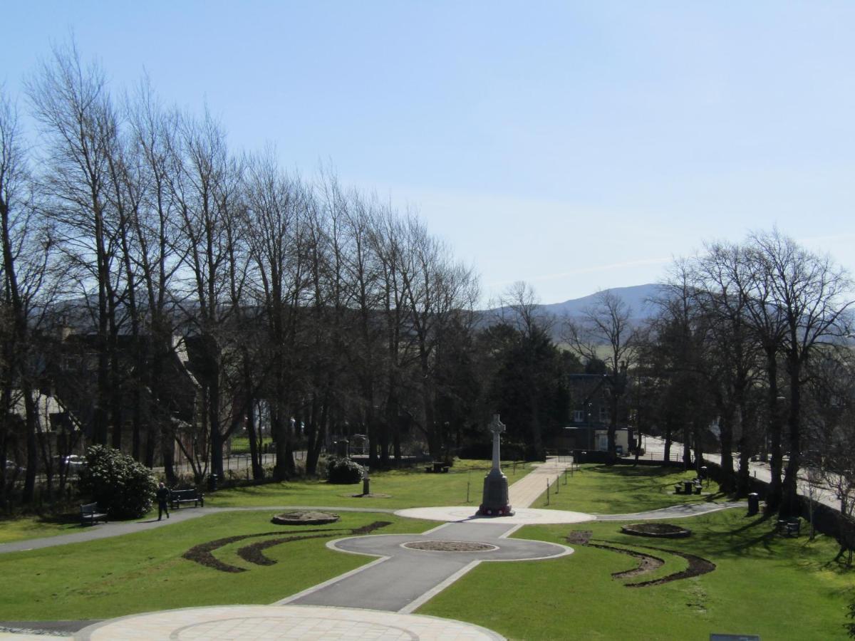 Duke Of Gordon Hotel Kingussie Dış mekan fotoğraf