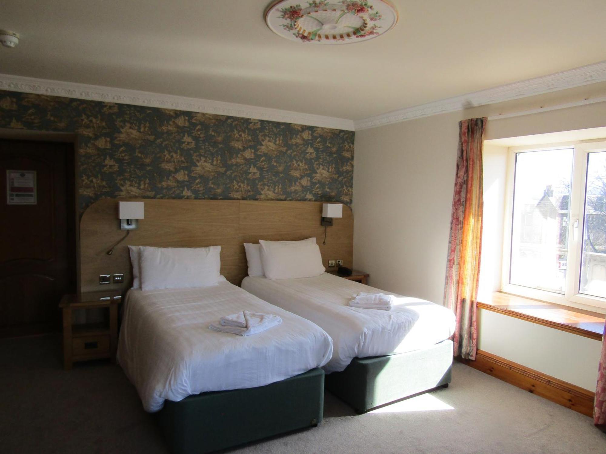 Duke Of Gordon Hotel Kingussie Dış mekan fotoğraf
