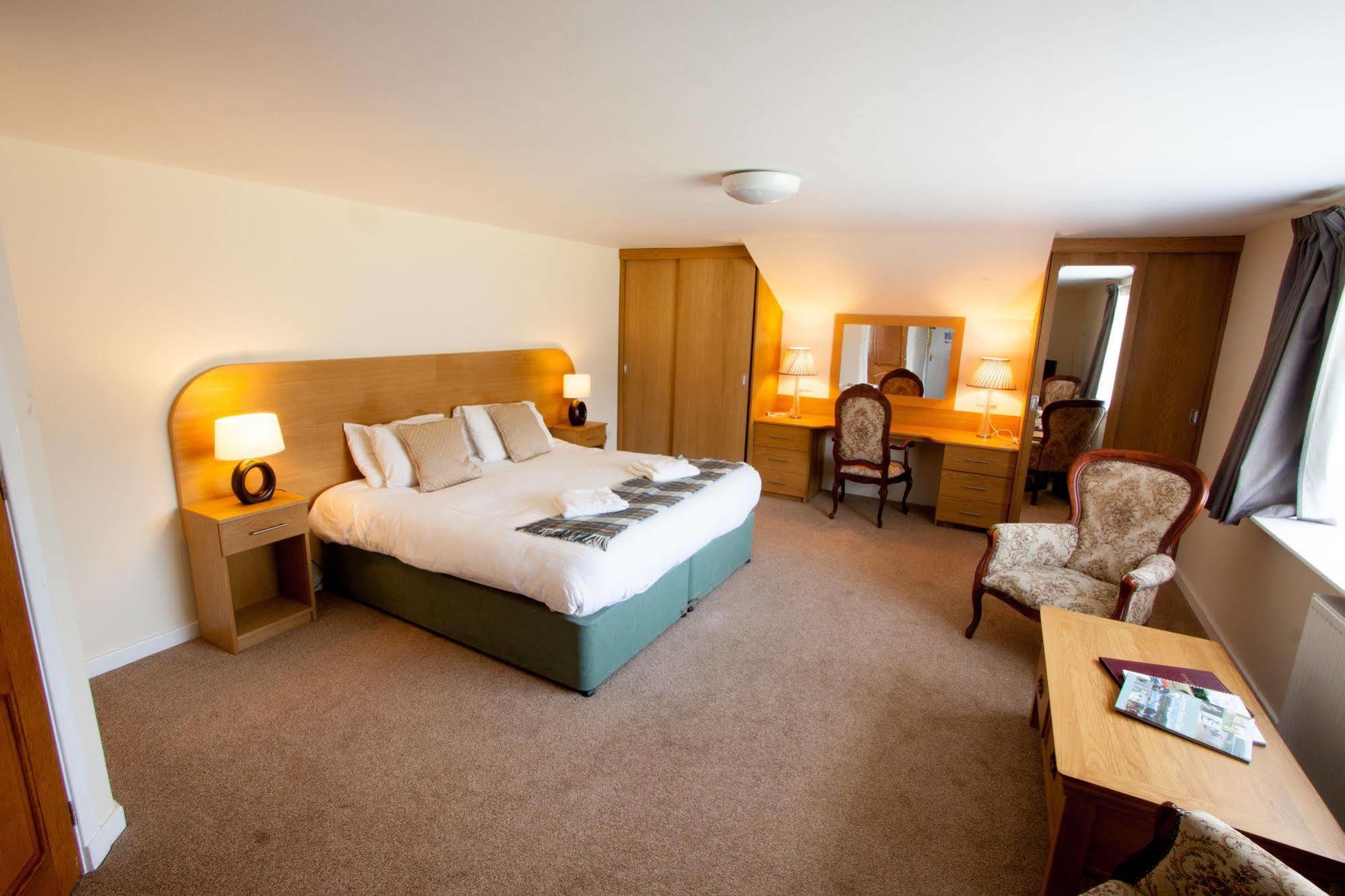 Duke Of Gordon Hotel Kingussie Dış mekan fotoğraf